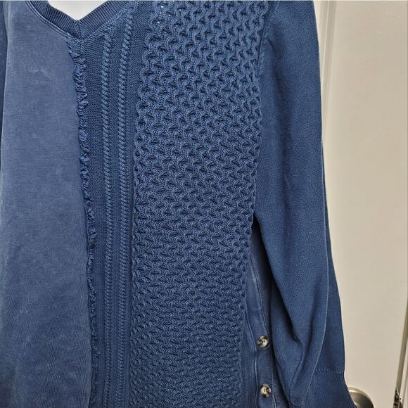 NATURAL REFLECTIONS Top   - Picture 3 of 9